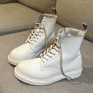 WHITE DOC MARTENS